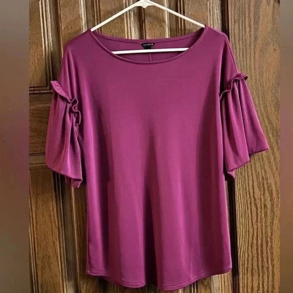 Ann Taylor Magenta Blouse with Ruffled Sleeves Sz SM. Excellent Condition - Picture 4 of 6